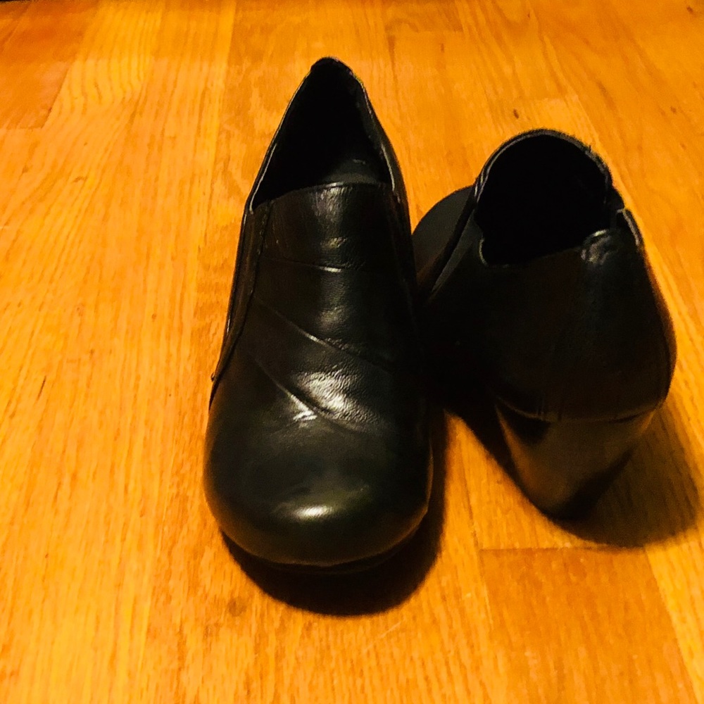 Shoes - Picture 3 of 3